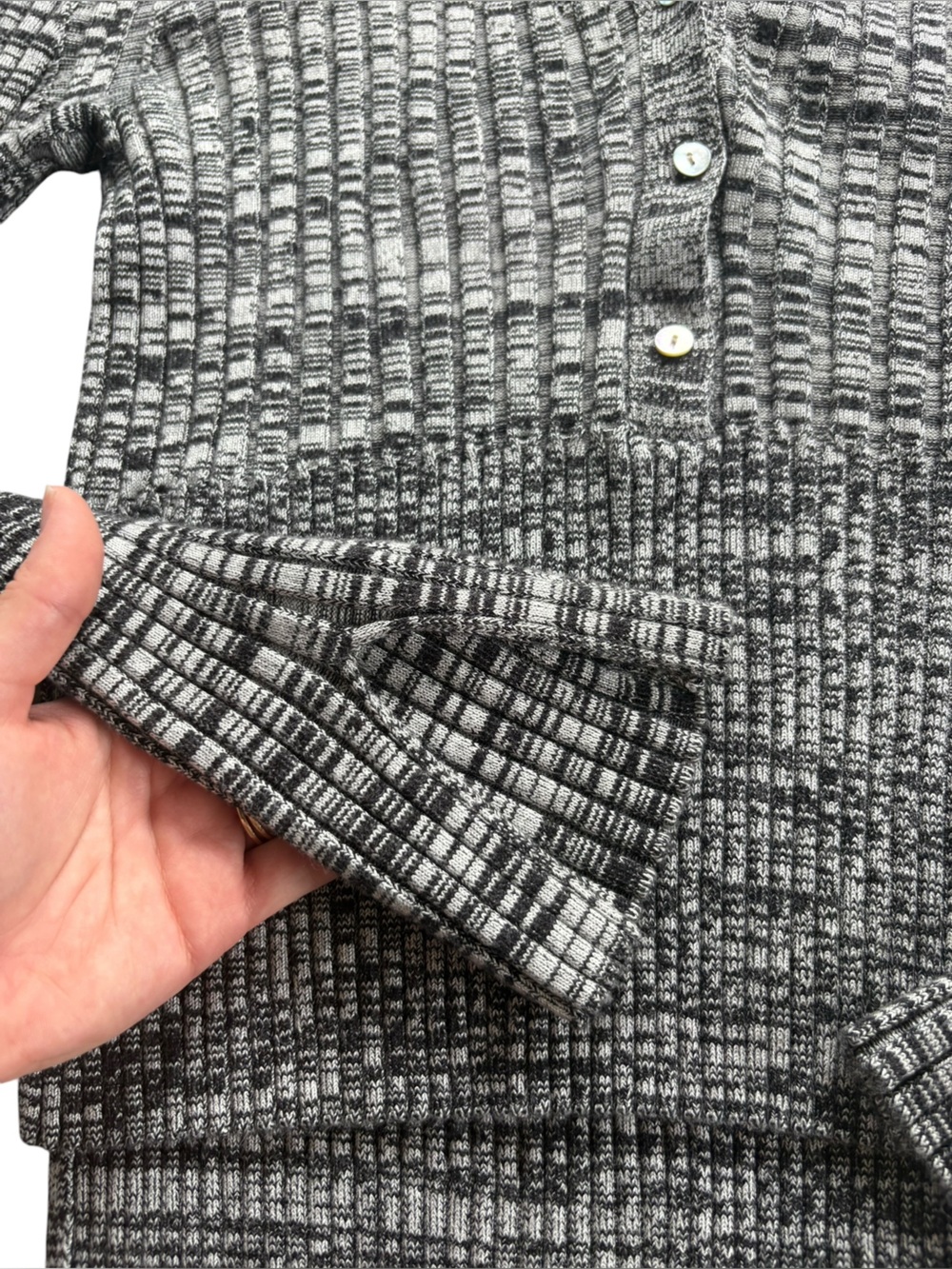 House of Harlow 1960 Heavyweight Quiet Luxury Knit Marled Ribbed Henley Sweater - Picture 6 of 8